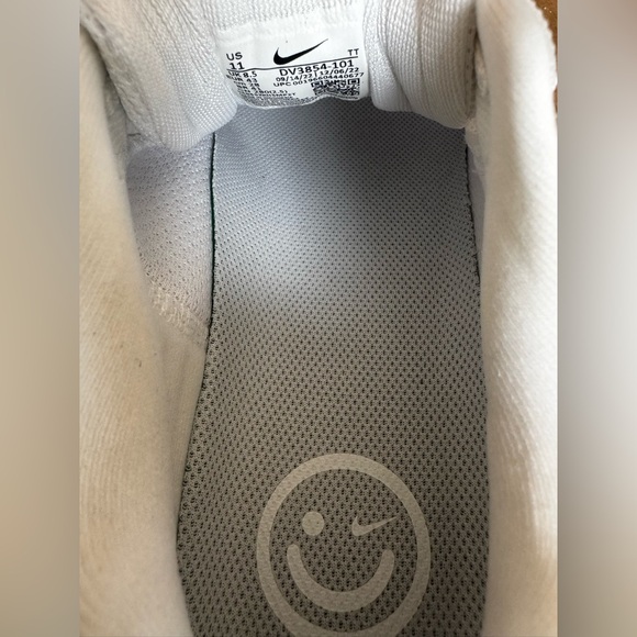 Nike Women's Air Zoom Pegasus 40 Running Shoes White/Silver DV3854-101 Size 11 - Picture 9 of 10